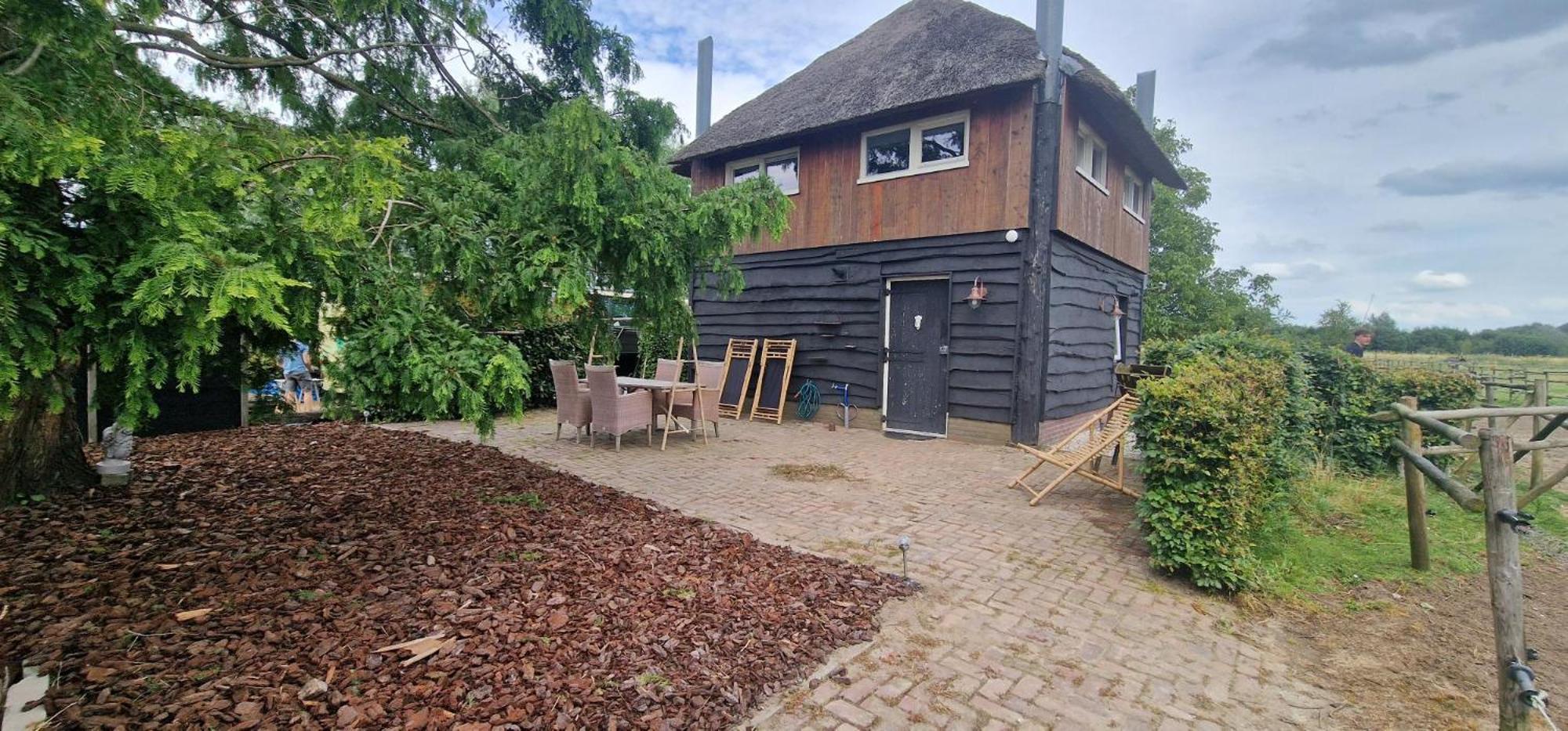 De Hooiberg Bed & Breakfast เอลสท์ ภายนอก รูปภาพ